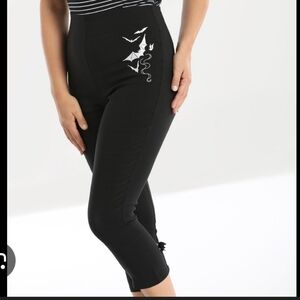 Hell Bunny Full Moon Capris with Bats ans Bows